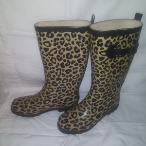 Leopard rain boots